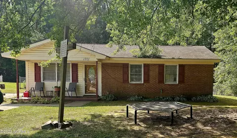 1701 Daniel St, Roanoke Rapids, NC 27870