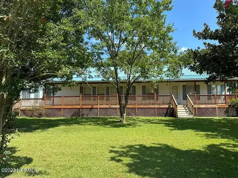 90 Farm Ln, Washington, NC 27889