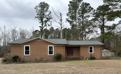 6971 Gum Branch Rd, Richlands, NC 28574