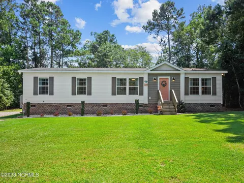 220 Doe Ridge Rd, Hampstead, NC 28443