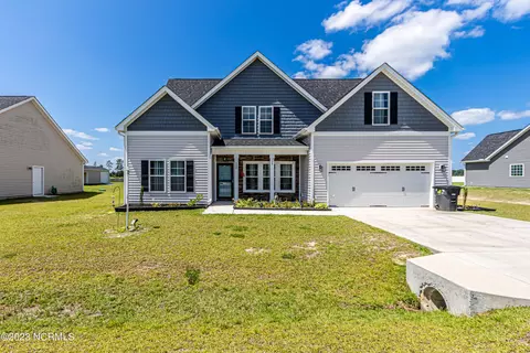 529 Misty Pond Dr, Hubert, NC 28539