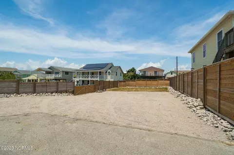 101 W Caswell St, Atlantic Beach, NC 28512