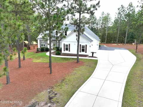 41 Forest Lake Dr, Foxfire Village, NC 27281