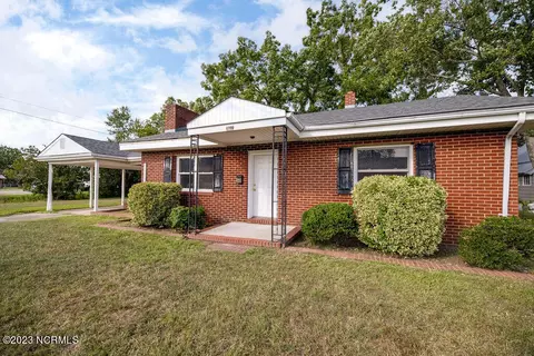 102 W 2nd St, Edenton, NC 27932