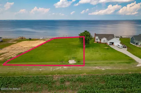 637 Shadyview Beach Rd, Havelock, NC 28532