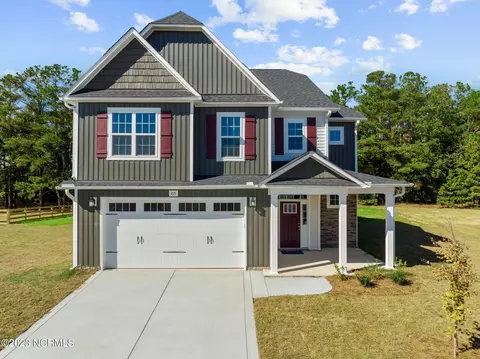 215 Enfield Dr, Carthage, NC 28327