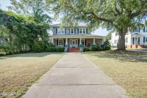 514 Entwistle St, Hamlet, NC 28345