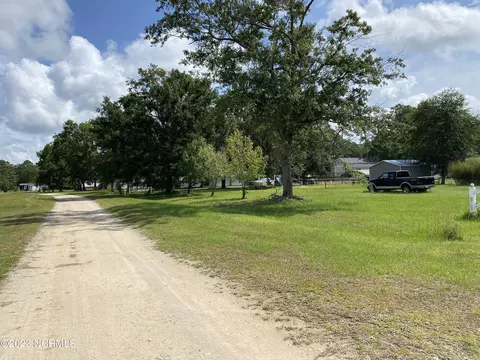 317 Chestnut Ln, Grantsboro, NC 28529