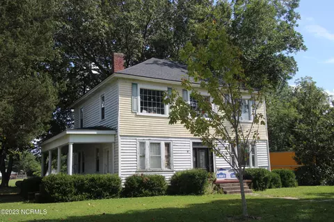 401 S Poplar St, Hobgood, NC 27843