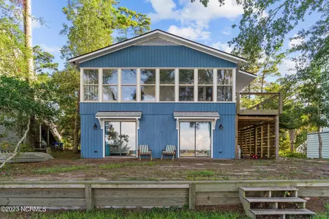 6204 E Yacht Dr, Oak Island, NC 28465