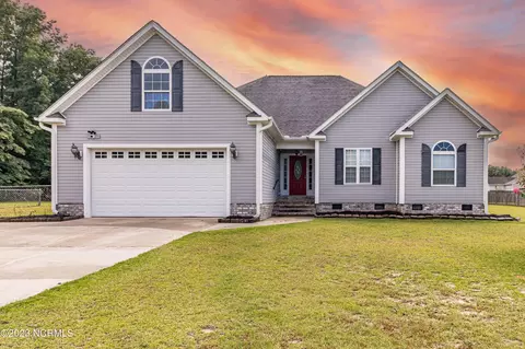 102 Claude Ln, Pikeville, NC 27863