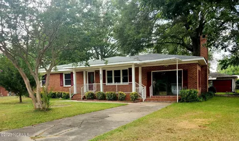1906 Northview Dr, Kinston, NC 28501