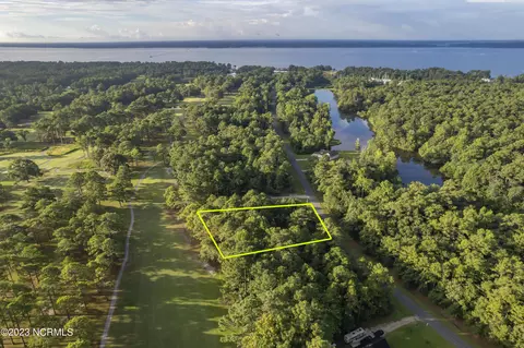 221 Country Club Dr W, Minnesott Beach, NC 28510