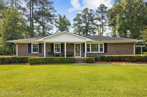 400 Pinecrest Ave, New Bern, NC 28560