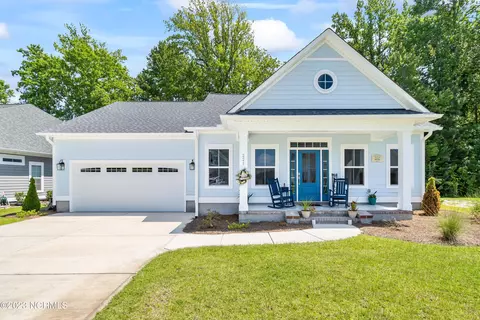 221 Twining Rose Ln, Holly Ridge, NC 28445