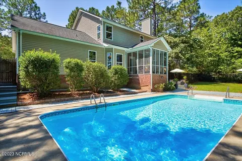 130 Club Pl, Southern Pines, NC 28387