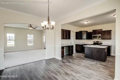 709 W Warner Ct, Hubert, NC 28539 photo 5