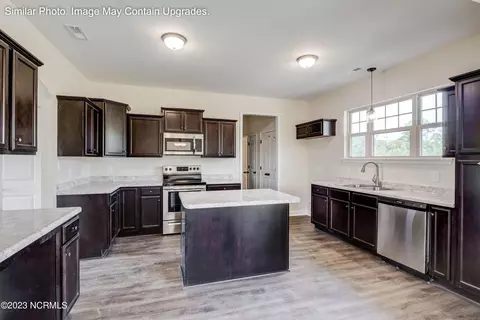 709 W Warner Ct, Hubert, NC 28539 photo 6