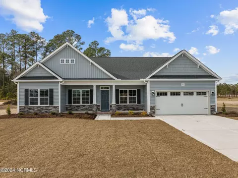977 Appaloosa Trl, Grimesland, NC 27837