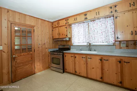 110 E Philadelphia Ave, Pinebluff, NC 28373 photo 4