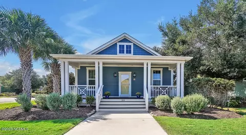 304 Lord Thomas Ave, Southport, NC 28461