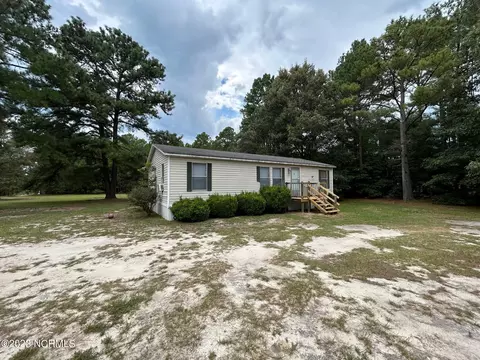822 Louis Breeden Blvd, Hamlet, NC 28345