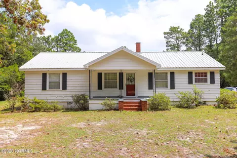 1295 Central Dr, Southern Pines, NC 28387