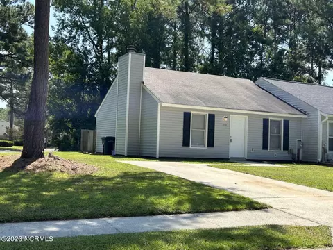 190 Corey Cir, Jacksonville, NC 28546