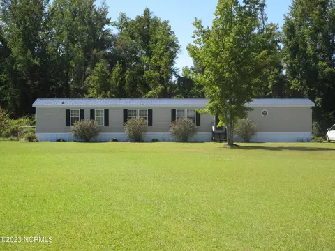 138 Caddell Dr, Maxton, NC 28364