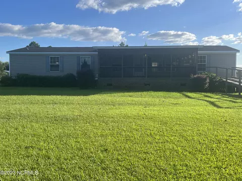 194 Henry Pridgen Rd, Burgaw, NC 28425
