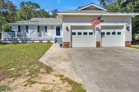 311 Mercer St, Oak Island, NC 28465