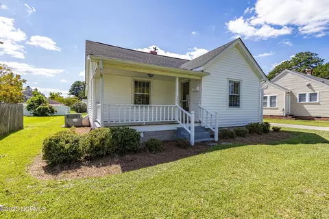 103 N Park Ave, Williamston, NC 27892