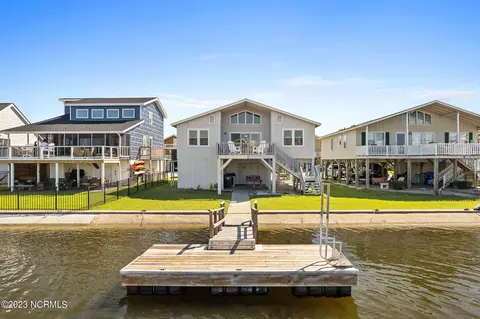 11 Richmond St, Ocean Isle Beach, NC 28469