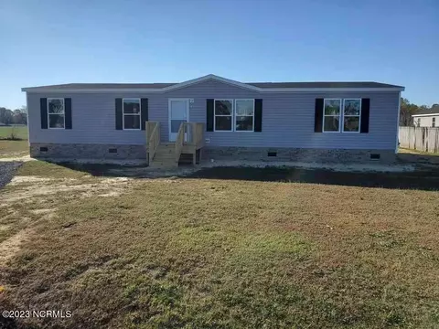 102 Ruston Pl, Pikeville, NC 27863