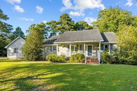 3702 Oxford Ct, Morehead City, NC 28557