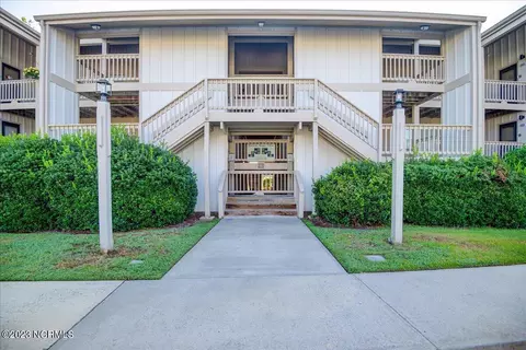 6117 Harbourside Dr, New Bern, NC 28560