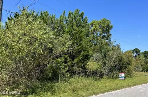 4487 Pam St SE, Southport, NC 28461