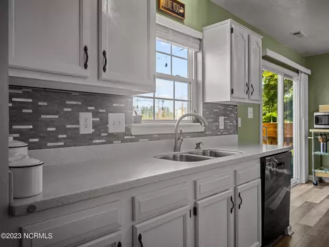 311 Riggs Rd, Hubert, NC 28539 photo 20