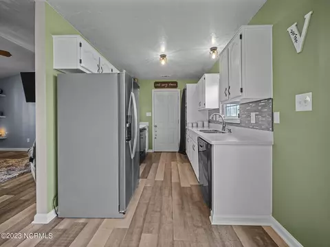 311 Riggs Rd, Hubert, NC 28539 photo 18