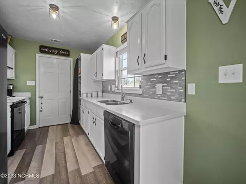 311 Riggs Rd, Hubert, NC 28539 photo 19