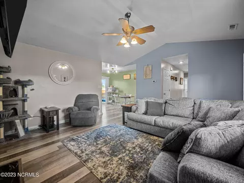 311 Riggs Rd, Hubert, NC 28539 photo 14