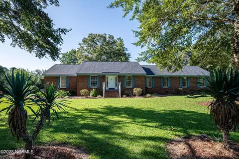 254 Robert Dr, Grifton, NC 28530
