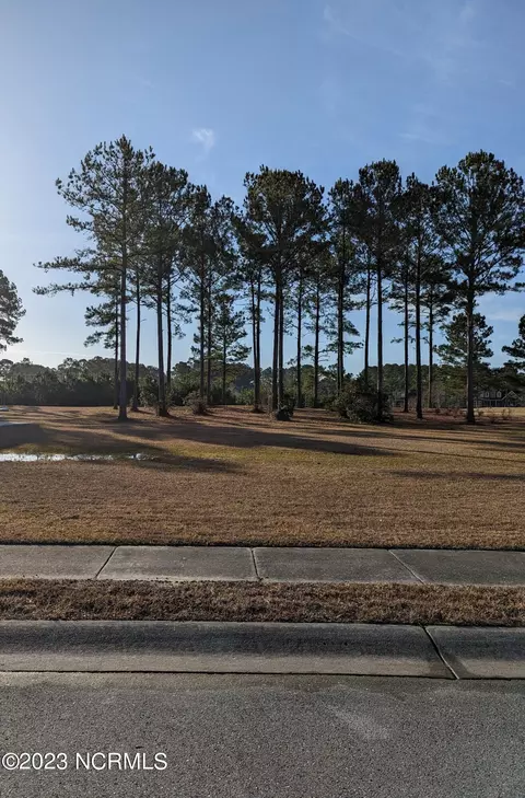 518 Crow Creek Dr NW, Calabash, NC 28467