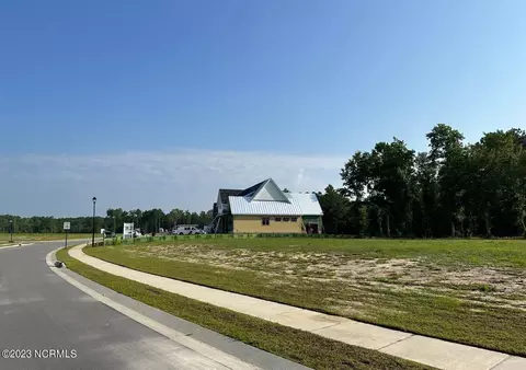 21 W Scarborough Ct, Hampstead, NC 28443