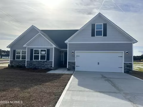 701 W Warner Ct, Hubert, NC 28539