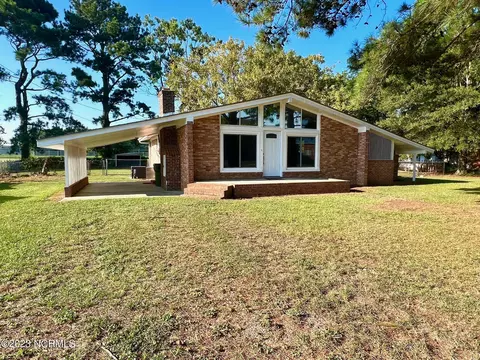 6253 Blalock Rd, Lucama, NC 27851