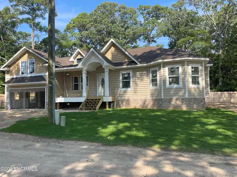 106 Briggs St, Jarvisburg, NC 27947