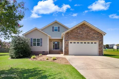 303 Clemens Dr, Pikeville, NC 27863