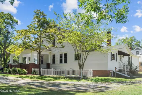 420 E 9th St, Washington, NC 27889 photo 4