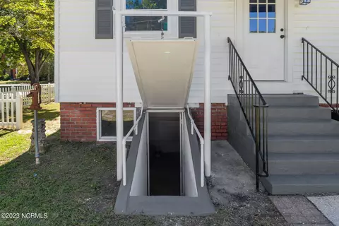 420 E 9th St, Washington, NC 27889 photo 6